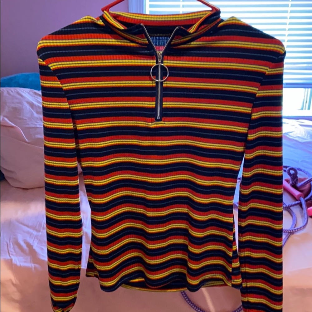 Long sleeve colorful top